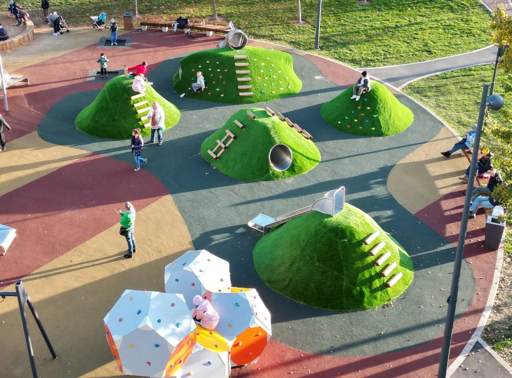 Сколько служит геопластика на детских площадках в Раменском?